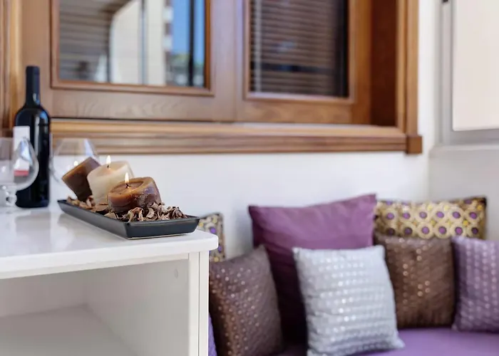 Frente Al Estadio Y Ramblas *